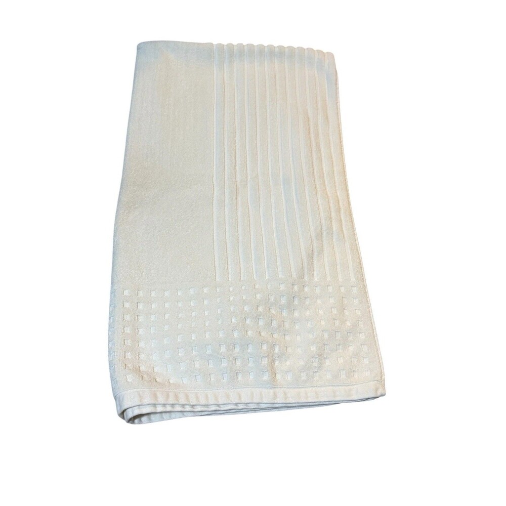 Karen Neuburger KN Luxury Home Bath Towel Ivory Textured 52 x 26 NWOT Portugal